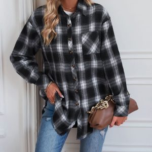 Casual boyfriend-style loose plaid shirt in women's fashion